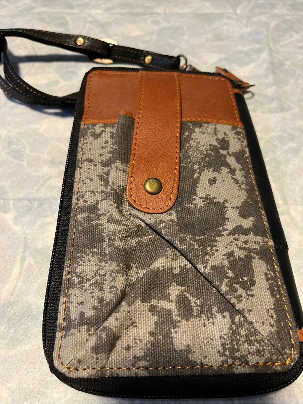 Vaan & Co Black &Brown Leather Patchwork Crossbody Wallet Camo Pocket Adj Strap